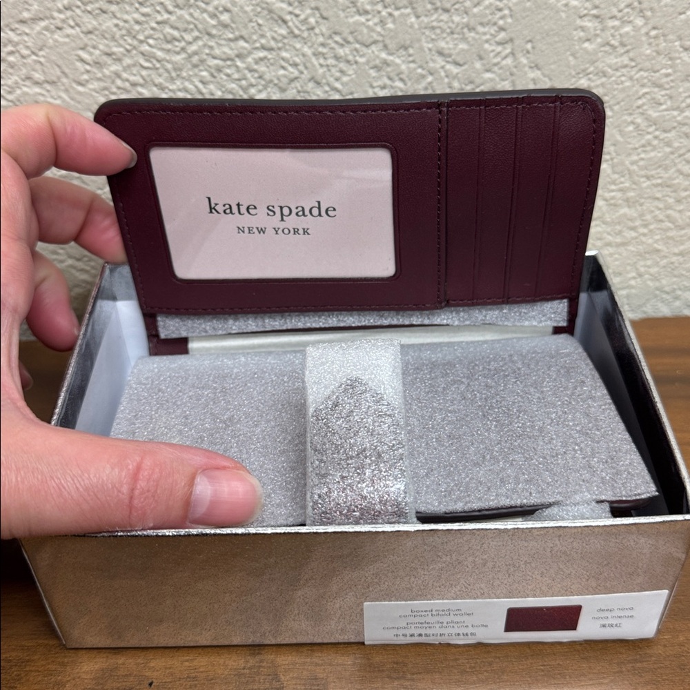 Kate Spade Boxed Medium Compact Bifold Wallet NWT - Picture 6 of 6